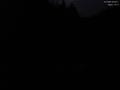 22 : 00