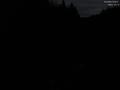 03 : 00