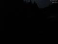 22 : 00