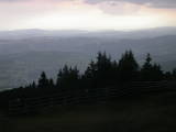 19 : 05