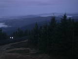 06 : 00