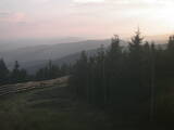 19 : 44