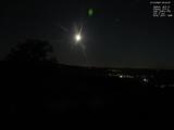23 : 04
