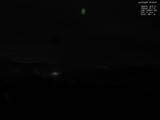 23 : 04