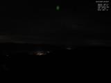 23 : 04