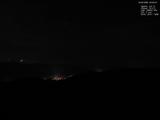 23 : 04