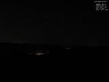 23 : 04