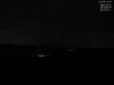 23 : 04