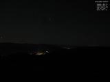 23 : 00