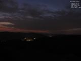 22 : 04