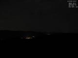 23 : 04