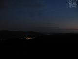 03 : 32