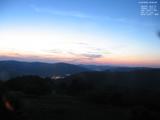 22 : 00