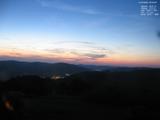 22 : 04