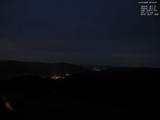 22 : 00