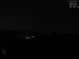 23 : 04