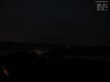 03 : 32