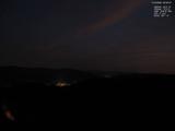 03 : 32
