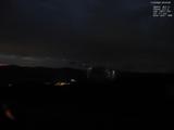 22 : 00