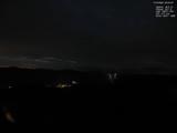 22 : 04
