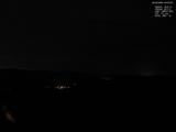23 : 04