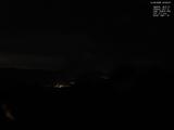 22 : 00