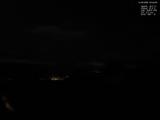 23 : 04