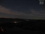 03 : 32