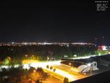 22 : 00