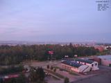 06 : 00