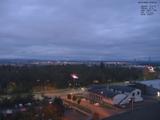 07 : 00