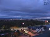18 : 52