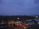 07 : 04