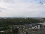 09 : 00