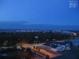 06 : 00