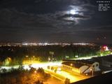 23 : 04