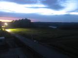 22 : 00