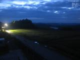22 : 00