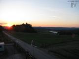 21 : 04