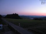 04 : 00