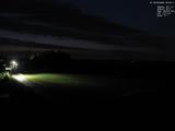 22 : 00
