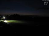 22 : 00