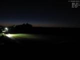22 : 00