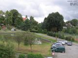 13 : 00