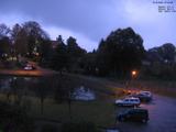 07 : 04