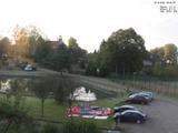 08 : 04