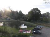 09 : 04