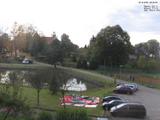 09 : 44