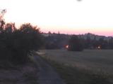 22 : 00