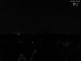 23 : 04